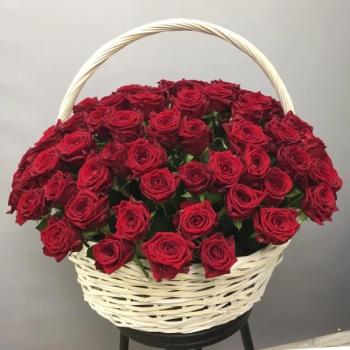 Букет Корзина с 115 розами артикул  178239